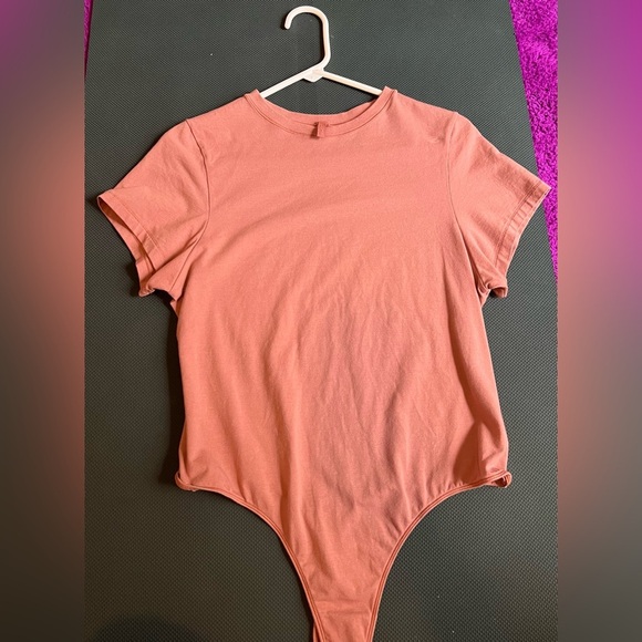 SKIMS Tops - SKIMS COTTON JERSEY ROSE CLAY T SHIRT Thong BODYSUIT Plus Size Soft Pink Casual